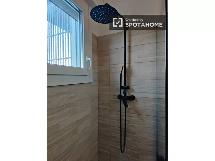 Immagine 6 di Camera condivisa in affitto  in Via Enrico de Nicola a Milano