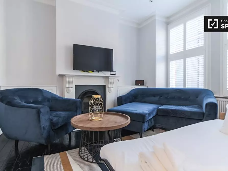 Immagine 8 di Appartamento in affitto  in a Queenstown Road a Lambeth