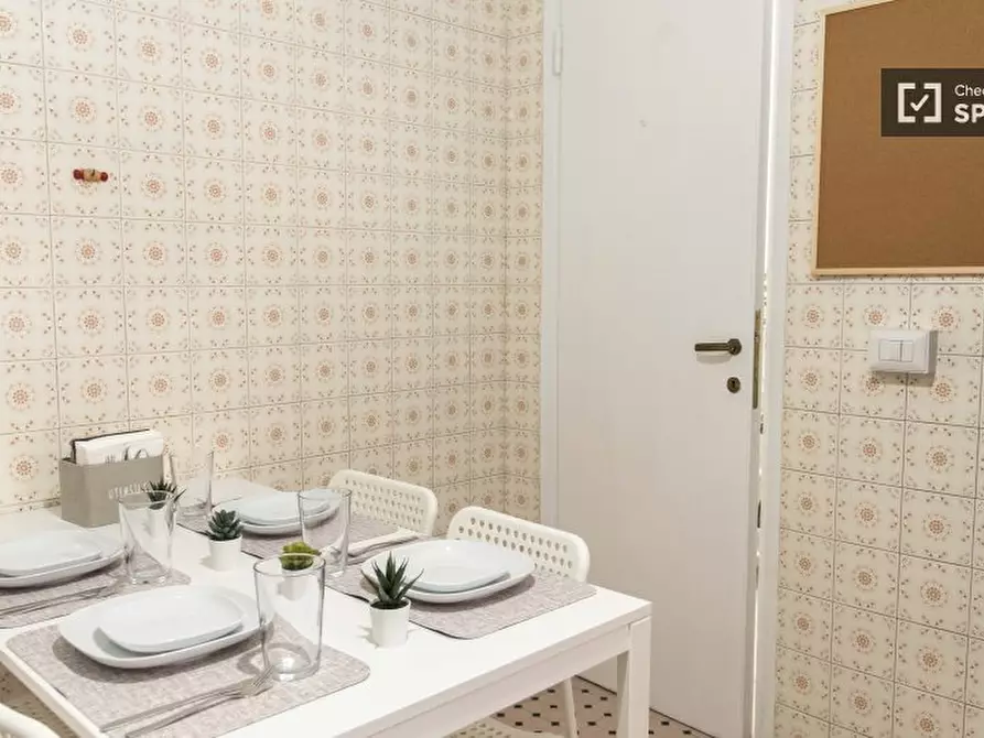 Immagine 11 di Camera condivisa in affitto  in Via Attilio Ambrosini a Roma