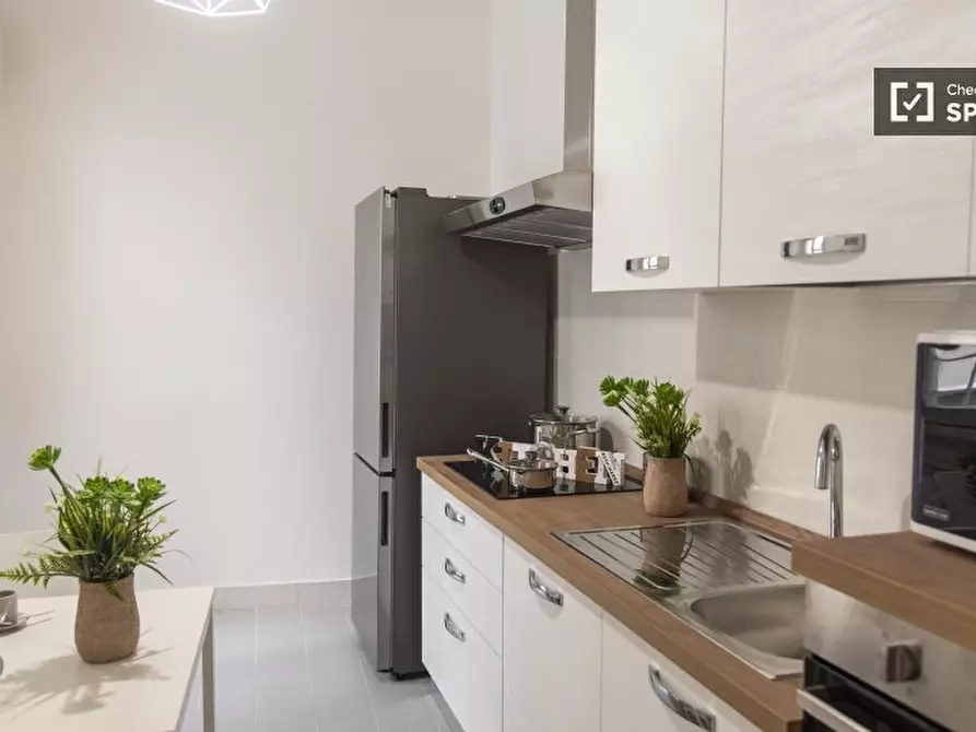 Immagine 6 di Camera condivisa in affitto  in Lungotevere di Pietra Papa a Roma