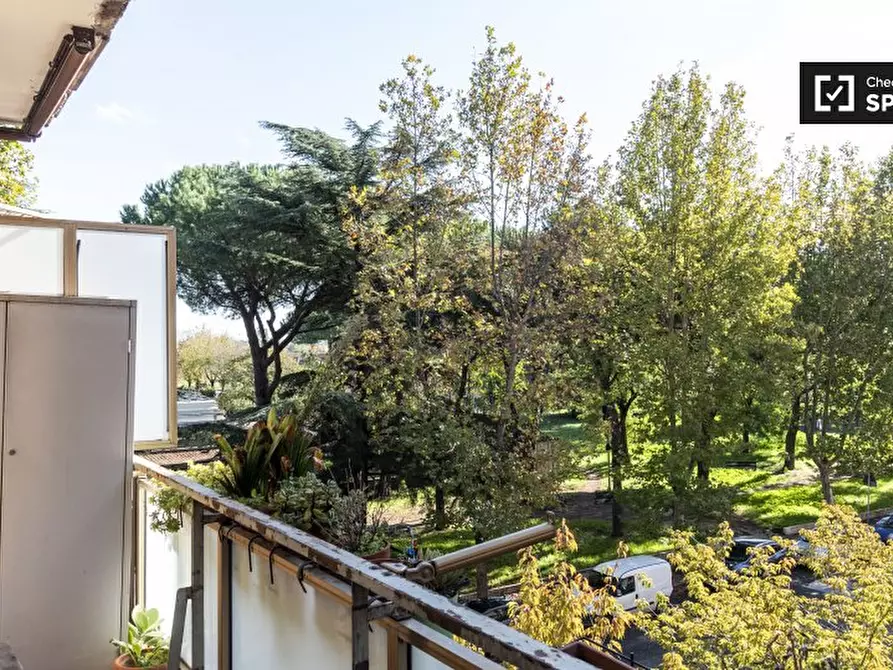 Immagine 10 di Appartamento in affitto  in Viale Giovanni Battista Valente a Roma