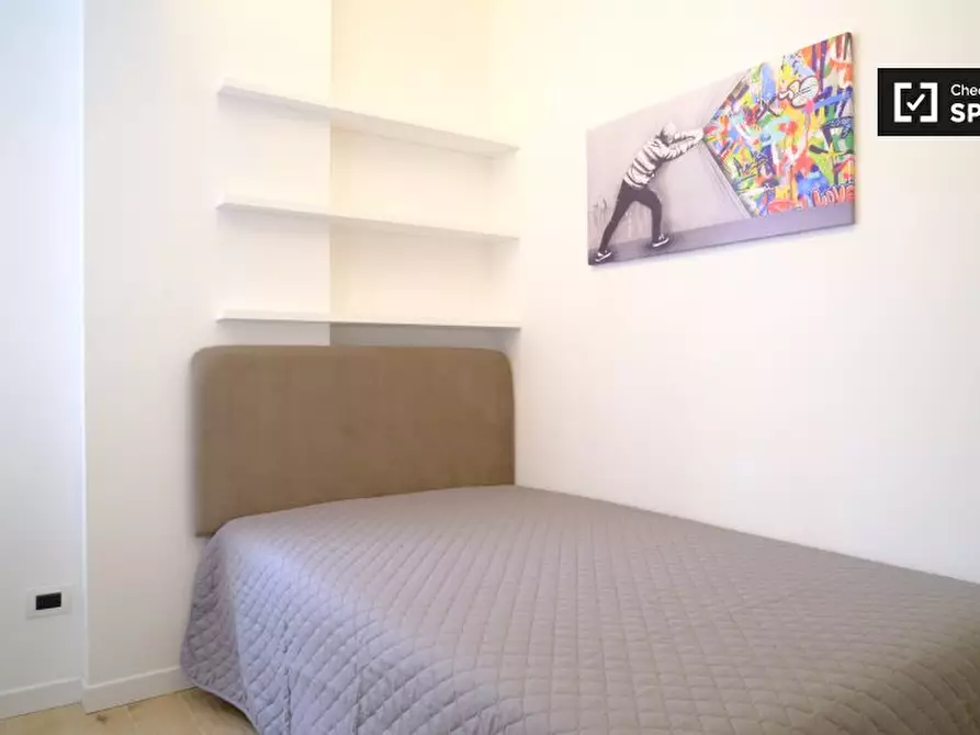 Immagine 2 di Camera condivisa in affitto  in Largo Ettore Marchiafava a Roma