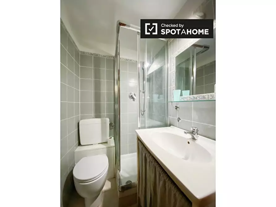 Immagine 5 di Camera condivisa in affitto  in Via Matteo Boiardo a Roma