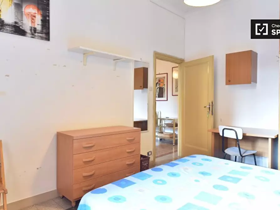 Immagine 4 di Camera condivisa in affitto  in Via Dacia a Roma