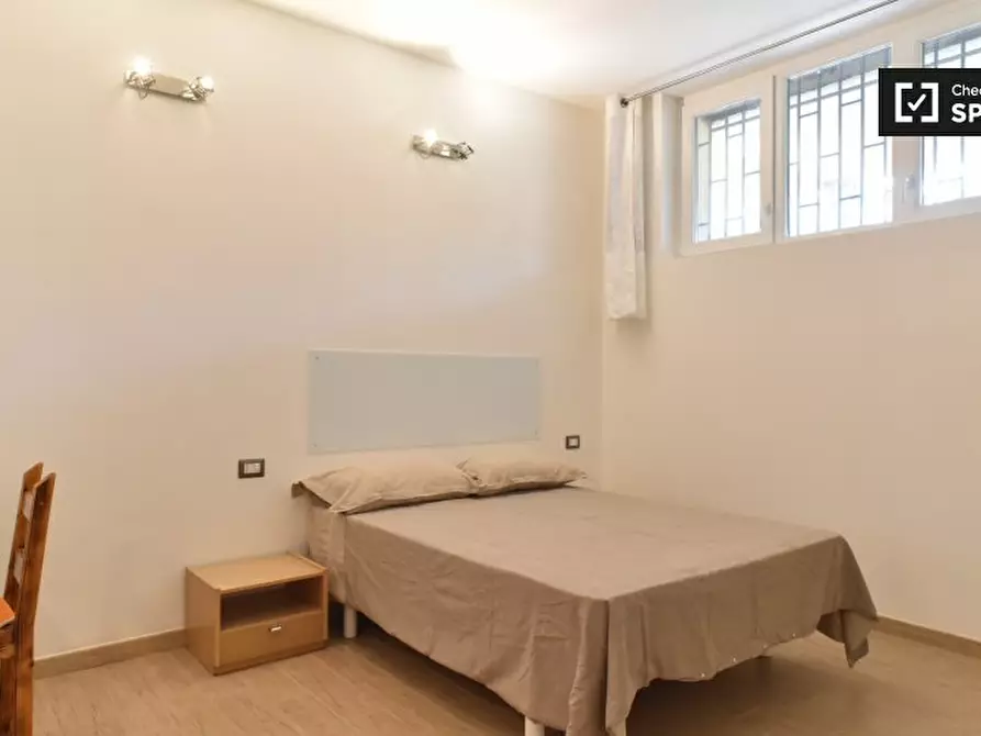 Immagine 8 di Camera condivisa in affitto  in Via Santa Domenica Talao, 00173 Roma RM, Italy a Roma