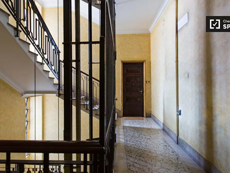 Immagine 16 di Camera condivisa in affitto  in Viale Campania a Milano