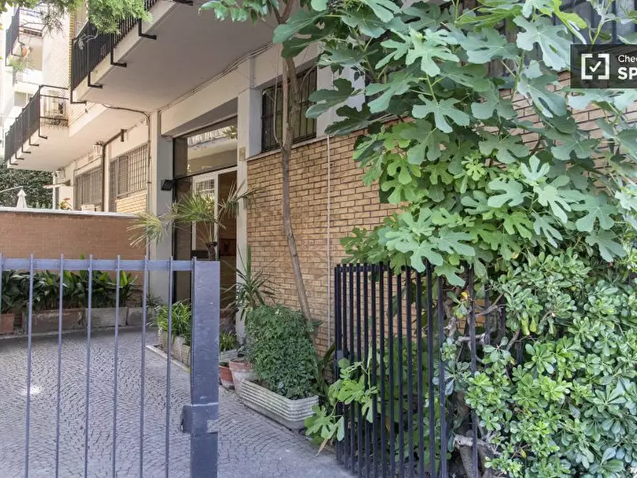 Immagine 18 di Camera condivisa in affitto  in Via di Villa Severini a Roma