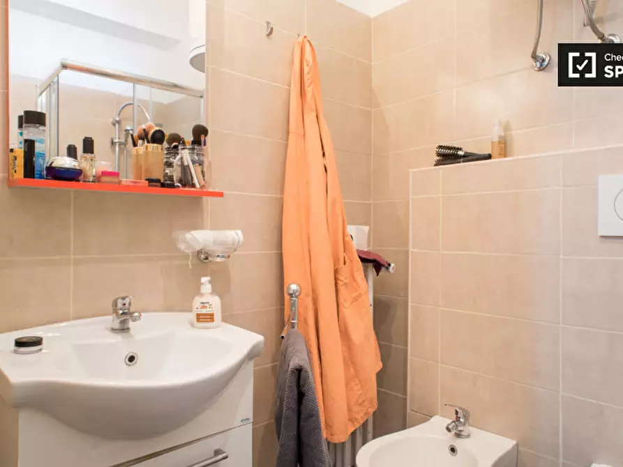 Immagine 15 di Camera condivisa in affitto  in Via Casilina a Roma