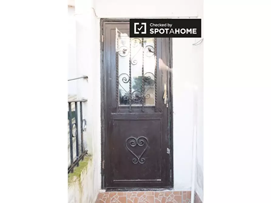 Immagine 17 di Appartamento in affitto  in Via di Porta Medaglia, 148, 00134 Roma RM, Italy a Roma