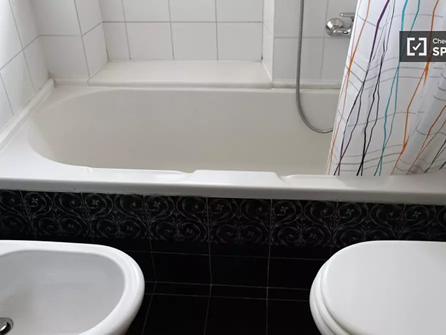 Immagine 19 di Camera condivisa in affitto  in via Luigi Cesana a Roma