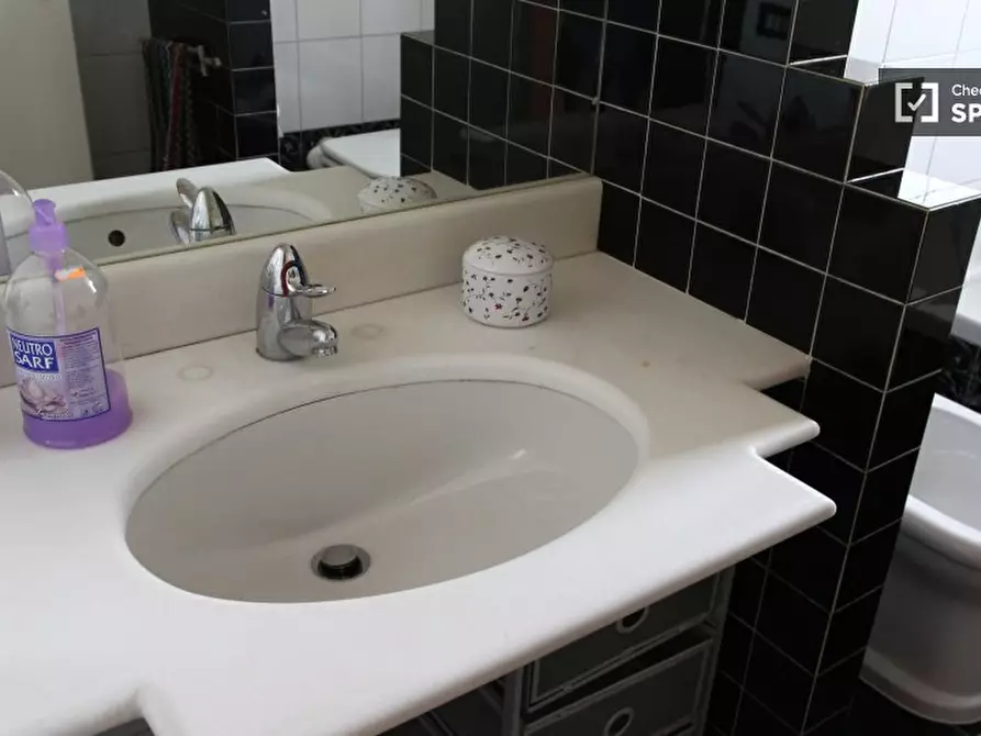 Immagine 18 di Camera condivisa in affitto  in via Luigi Cesana a Roma