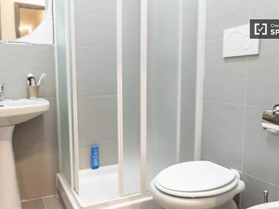 Immagine 11 di Camera condivisa in affitto  in Via Filippo Scolari a Roma