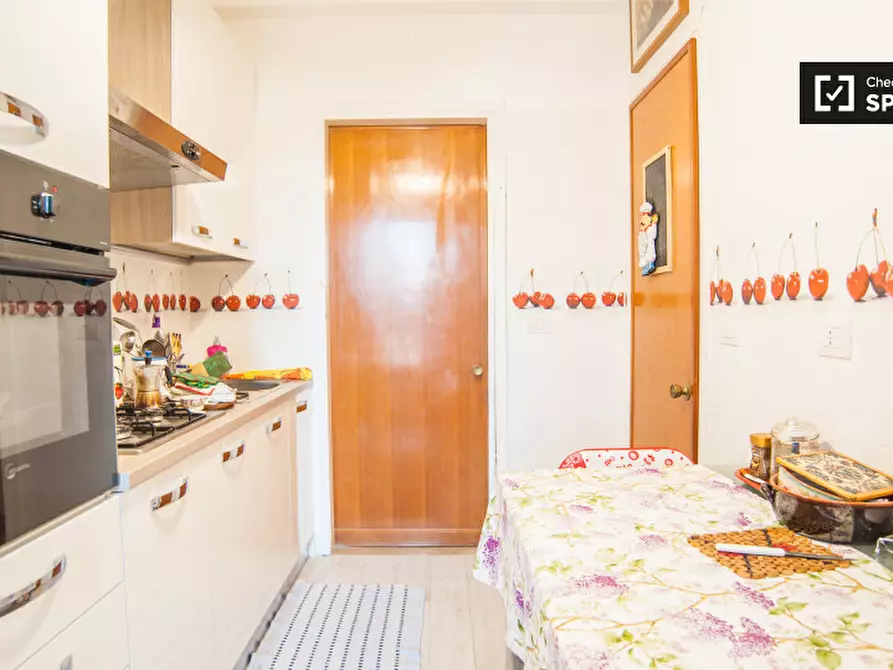 Immagine 12 di Camera condivisa in affitto  in Via Aurelia a Roma