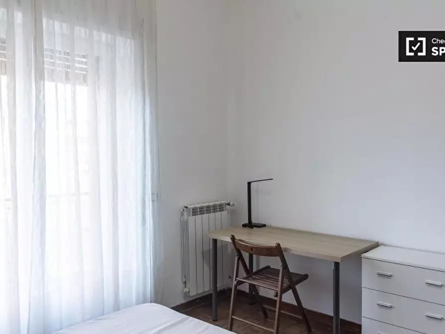 Immagine 4 di Camera condivisa in affitto  in Viale di Vigna Pia a Roma