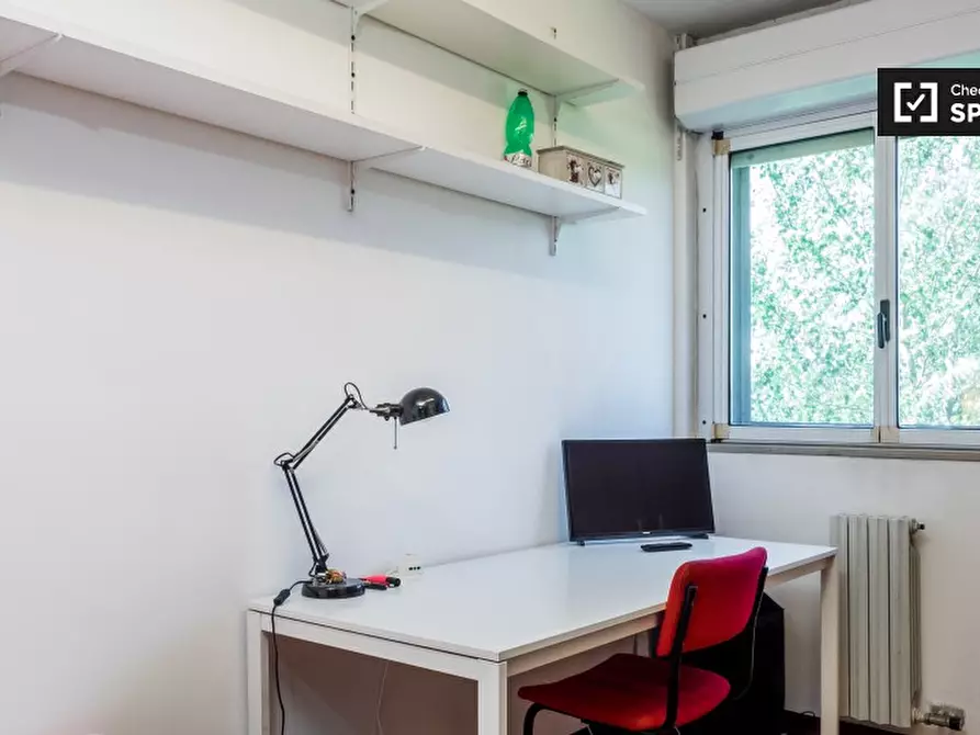 Immagine 4 di Camera condivisa in affitto  in Via dei Missaglia a Milano