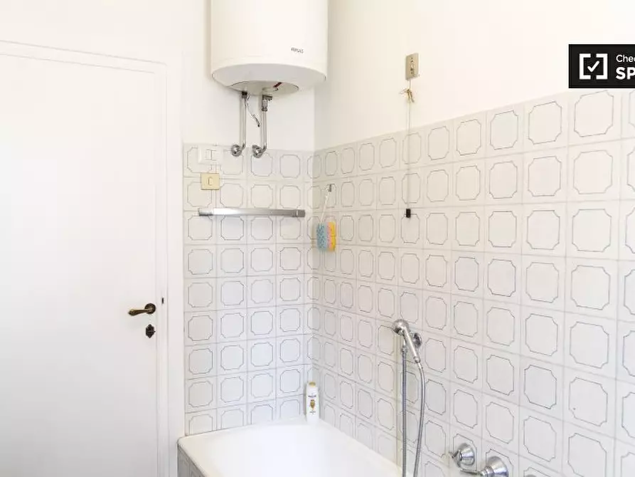 Immagine 13 di Camera condivisa in affitto  in Via Salvatore di Giacomo a Roma