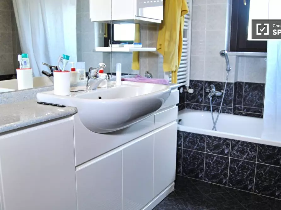 Immagine 16 di Camera condivisa in affitto  in Via Luigi Ornato a Milano