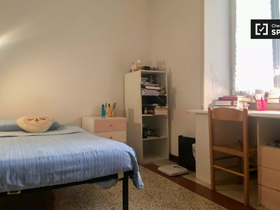 Immagine 12 di Camera condivisa in affitto  in Via Berengario a Roma
