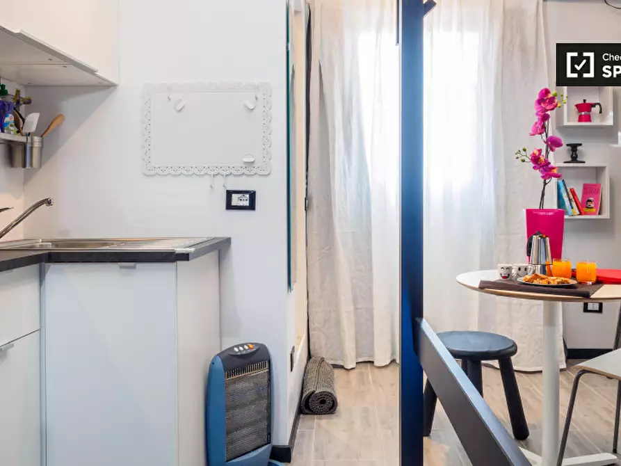 Immagine 4 di Ufficio in affitto  in Via Pietro Crespi a Milano