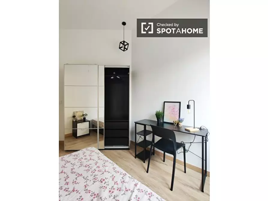 Immagine 4 di Camera condivisa in affitto  in Viale Enrico Forlanini a Milano