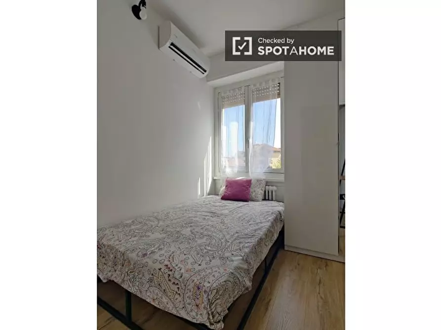 Immagine 18 di Camera condivisa in affitto  in Via Sebino a Milano