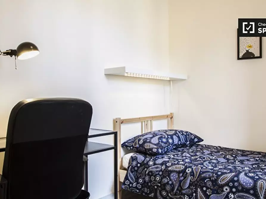 Immagine 2 di Camera condivisa in affitto  in Via Angelo Emo, 00136 Roma RM, Italy a Roma