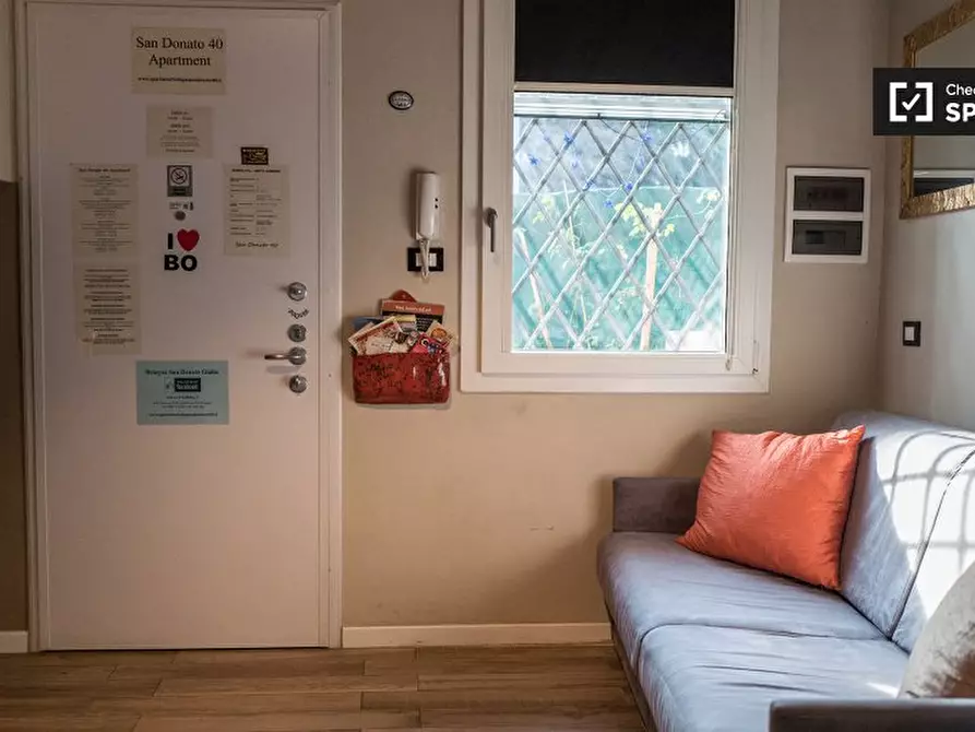 Immagine 2 di Appartamento in affitto  in Via San Donato a Bologna