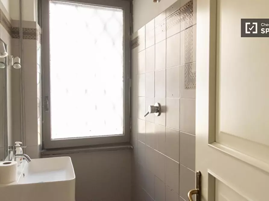 Immagine 7 di Camera condivisa in affitto  in Via Canzone del Piave a Roma