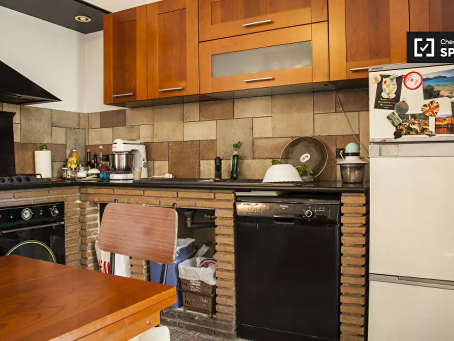 Immagine 9 di Camera condivisa in affitto  in Via dei Crispolti a Roma