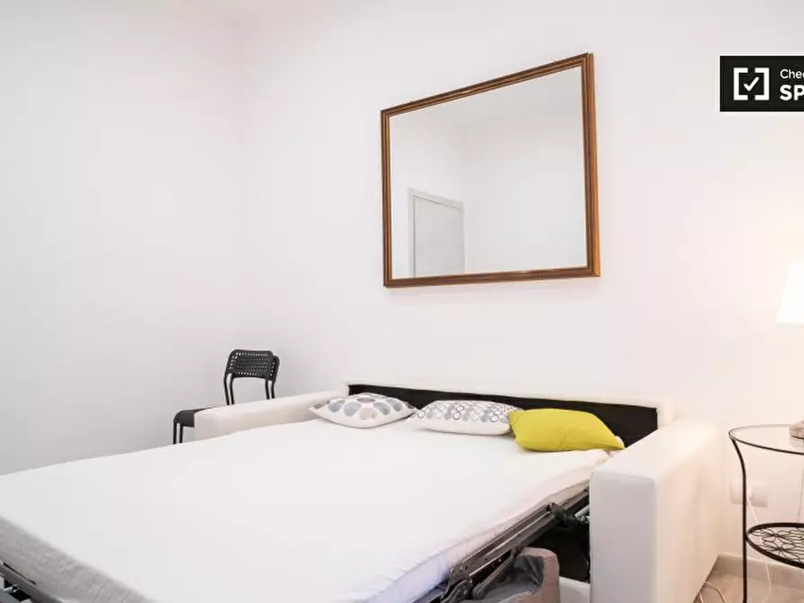 Immagine 11 di Appartamento in affitto  in Via Petrarca a Roma