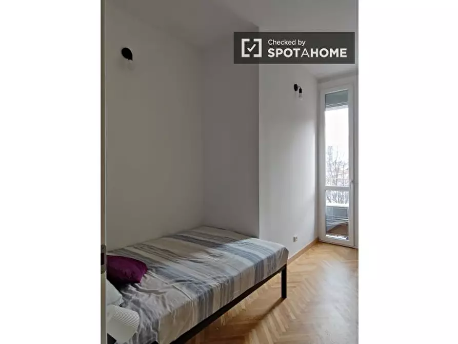 Immagine 2 di Camera condivisa in affitto  in Via Tertulliano a Milano