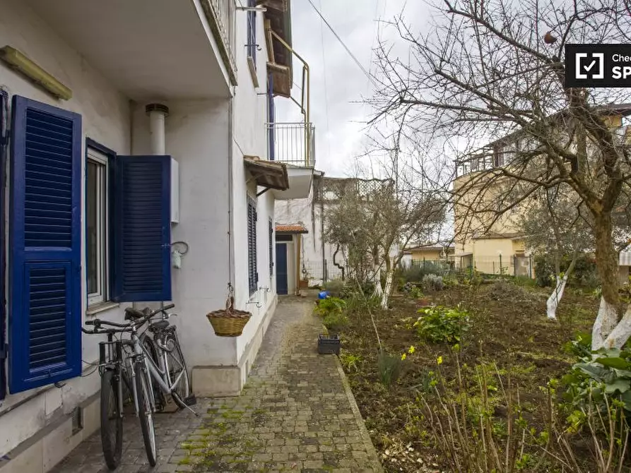 Immagine 15 di Camera condivisa in affitto  in Via Ernesto Ovidi a Roma