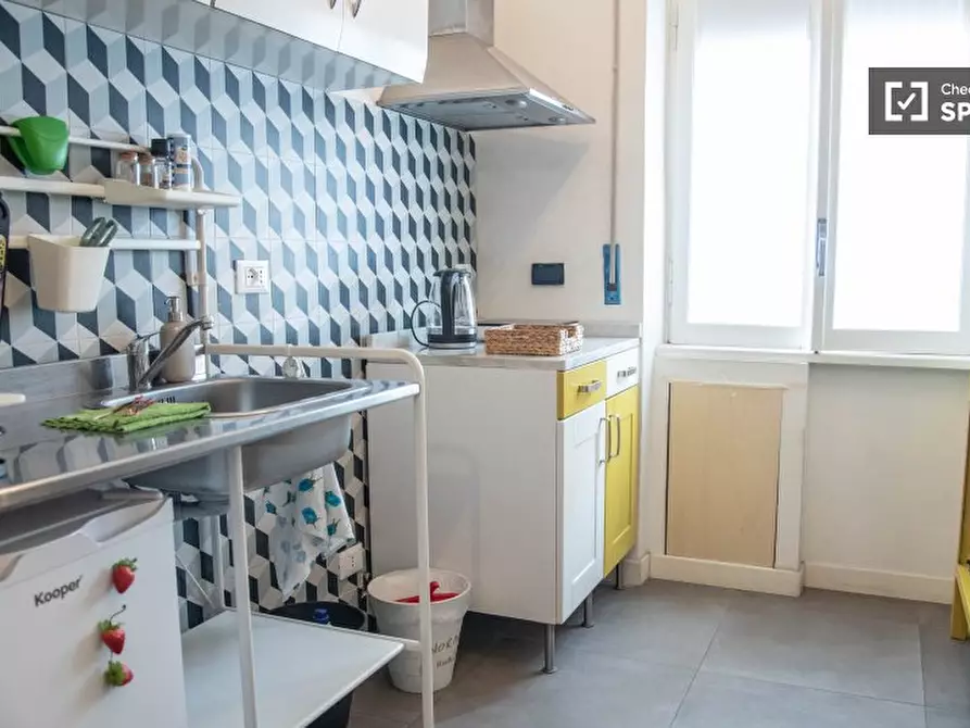 Immagine 10 di Appartamento in affitto  in Vle Tirreno a Roma