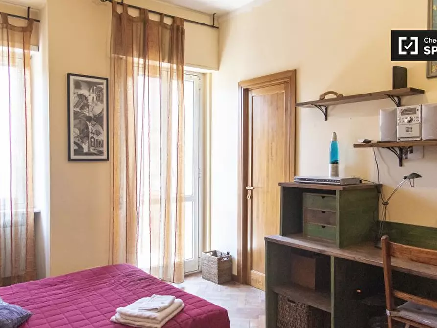 Immagine 15 di Camera condivisa in affitto  in Via Corinto a Roma