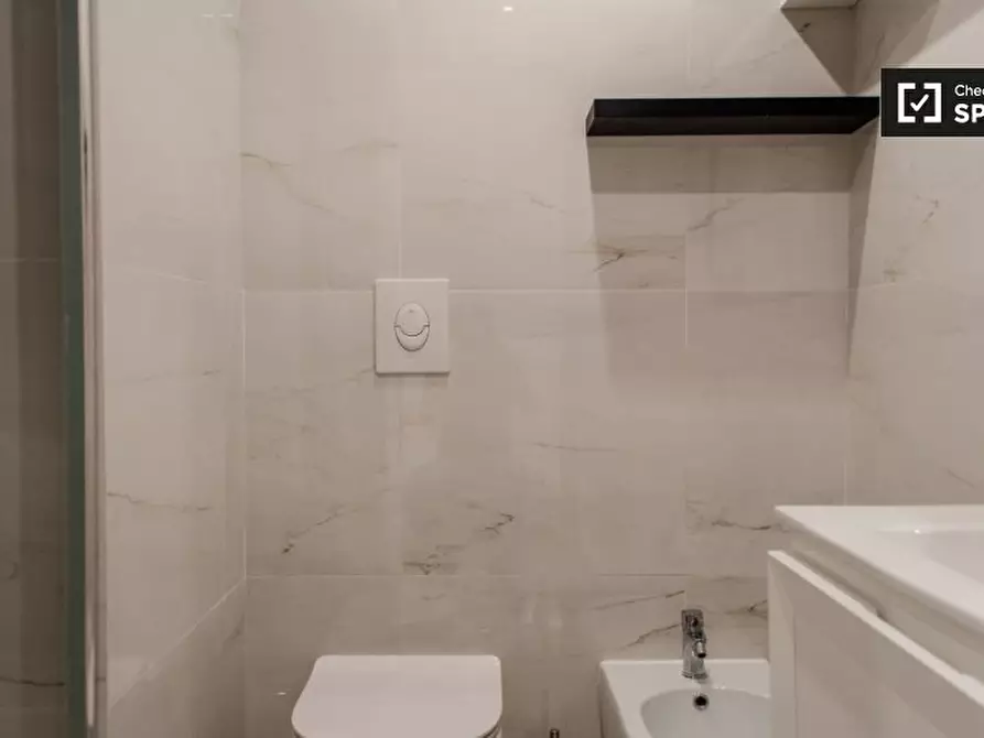 Immagine 11 di Appartamento in affitto  in Via Gregoriana, 00187 Roma RM, Italy a Roma