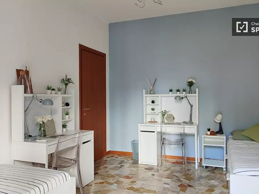 Immagine 2 di Camera condivisa in affitto  in Via Breno a Milano