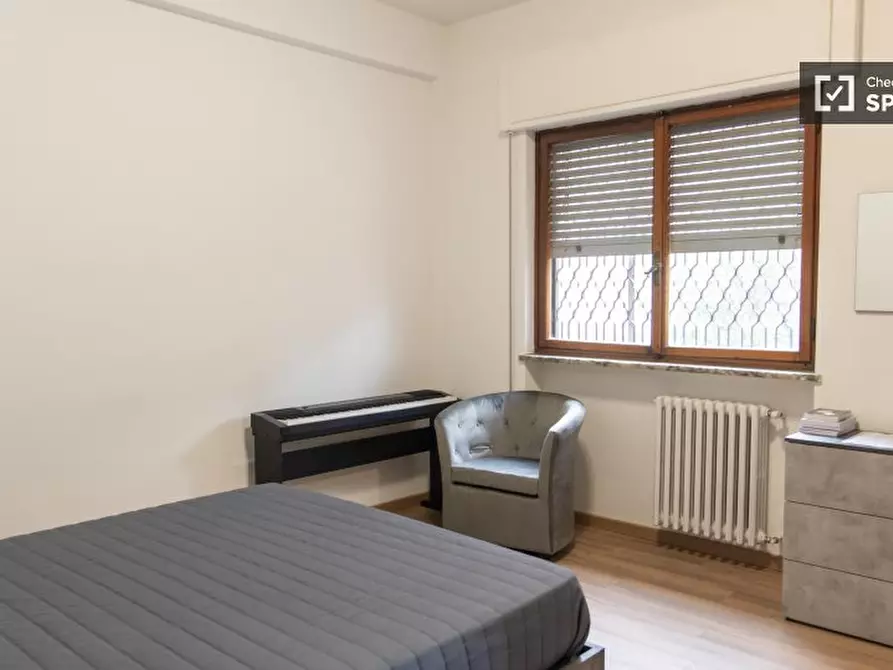 Immagine 1 di Camera condivisa in affitto  in Via Mattia Battistini a Roma