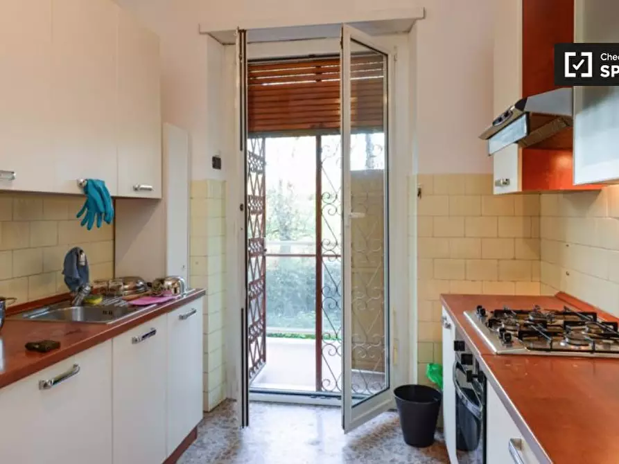 Immagine 3 di Camera condivisa in affitto  in Via Dodecaneso, 00144 Roma RM, Italy a Roma