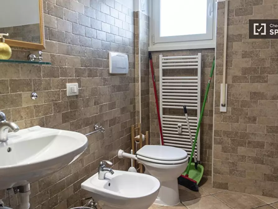 Immagine 6 di Camera condivisa in affitto  in Via Calpurnio Fiamma a Roma