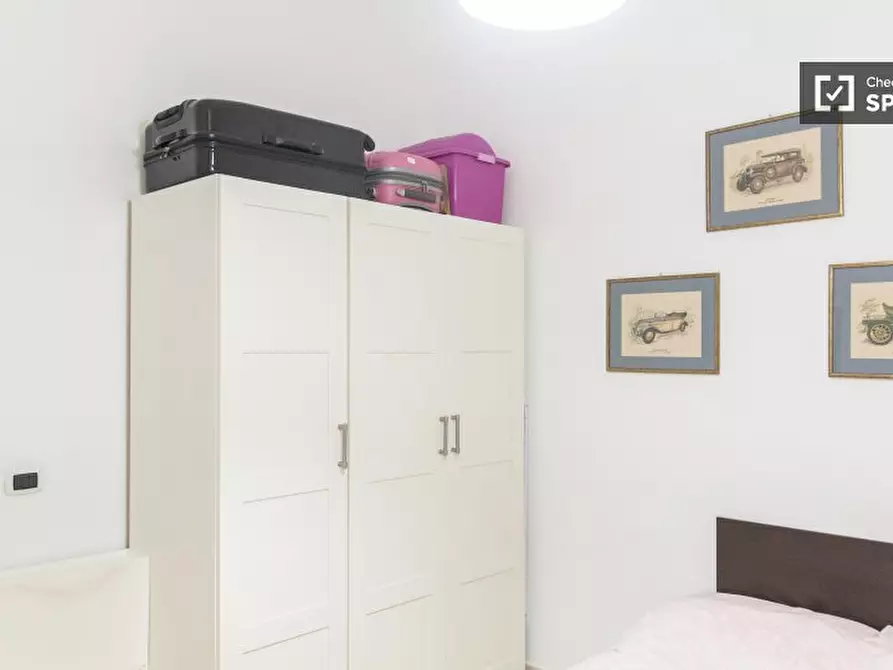 Immagine 3 di Camera condivisa in affitto  in Via Agri a Roma