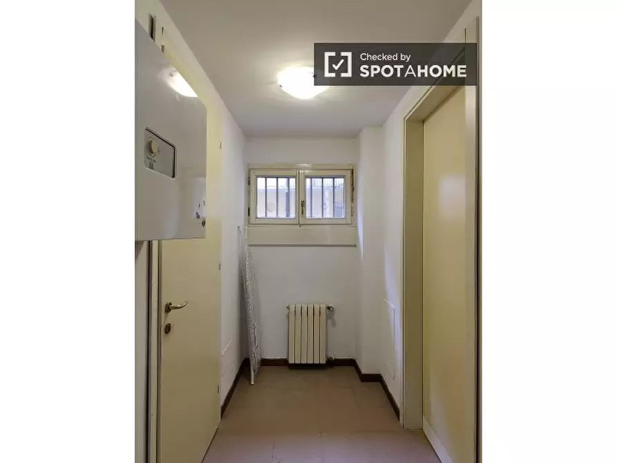 Immagine 12 di Camera condivisa in affitto  in Via Anton Giulio Barrili a Milano
