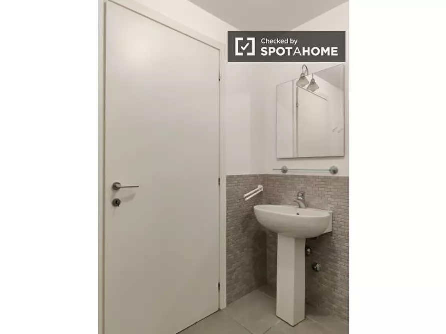 Immagine 13 di Ufficio in affitto  in Via Vigevano a Milano