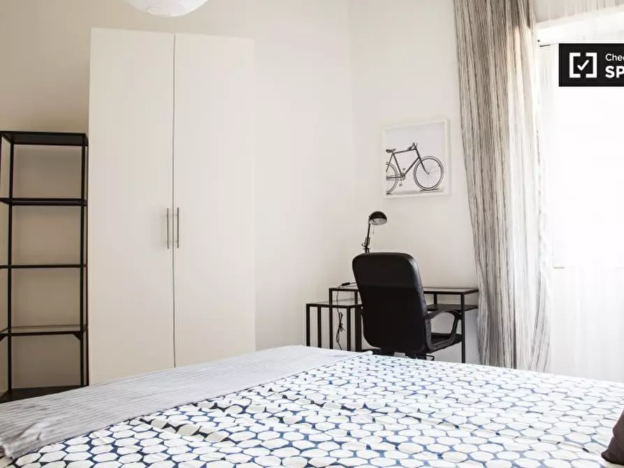 Immagine 4 di Camera condivisa in affitto  in Via Nemorense, 00198 Roma RM, Italy a Roma