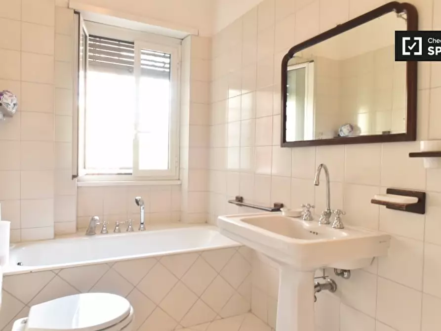 Immagine 11 di Camera condivisa in affitto  in Viale Giacomo Aicardi a Roma