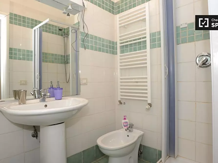 Immagine 10 di Camera condivisa in affitto  in Viale dell'Arte, 00144 Roma RM, Italy a Roma