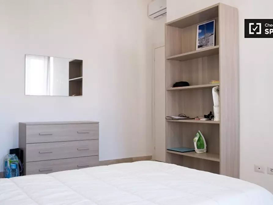 Immagine 3 di Camera condivisa in affitto  in Viale dei Salesiani a Roma