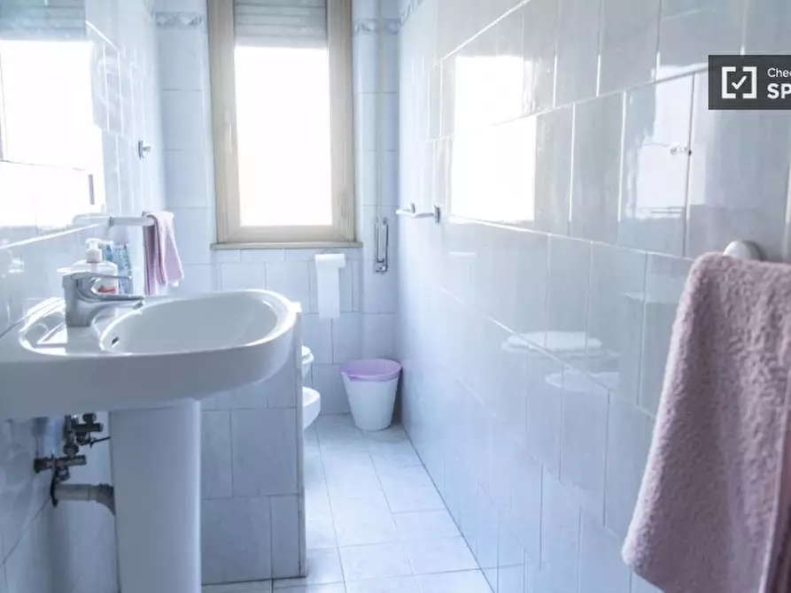 Immagine 5 di Camera condivisa in affitto  in Viale dello Scalo San Lorenzo a Roma