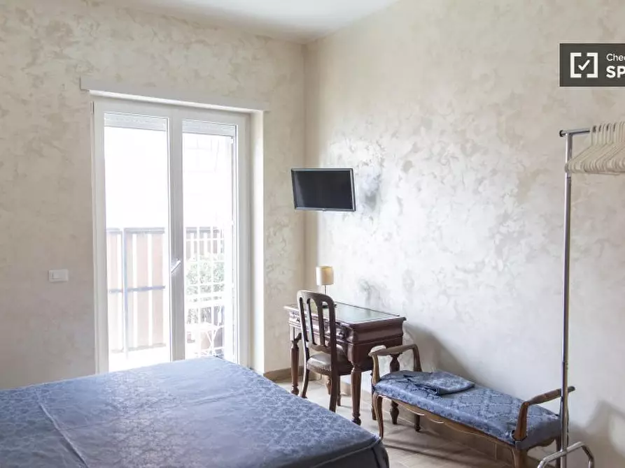 Immagine 2 di Camera condivisa in affitto  in Via Barbiellini Amidei Bernardo a Roma