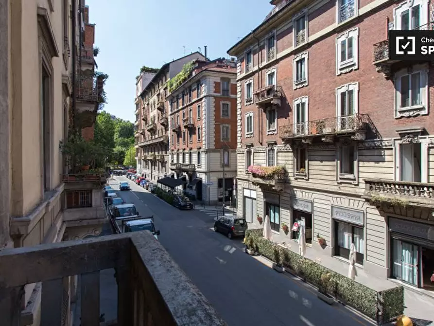 Immagine 6 di Camera condivisa in affitto  in via Curtatone a Milano