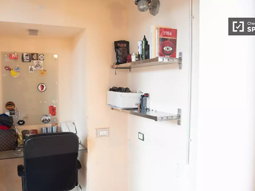 Immagine 8 di Camera condivisa in affitto  in Via Cavour a Roma